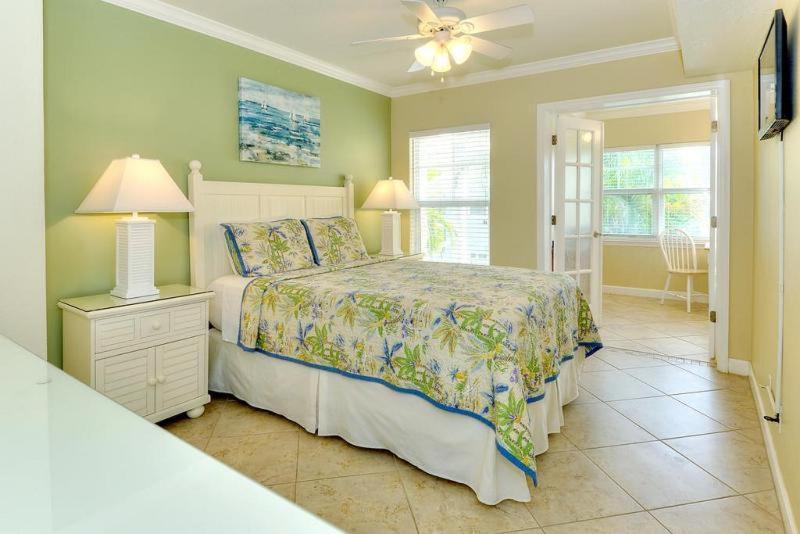Barefoot Beach Resort Clearwater Beach Room photo
